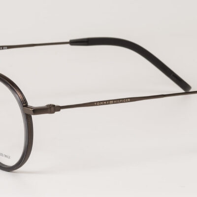 Gọng kính Tommy Hilfiger TH1815 khung viền Titanium, chuôi nhựa Acetate độc đáo